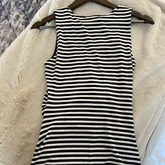 NWT White House Black Market Sleeveless Top - Picture 5 of 7